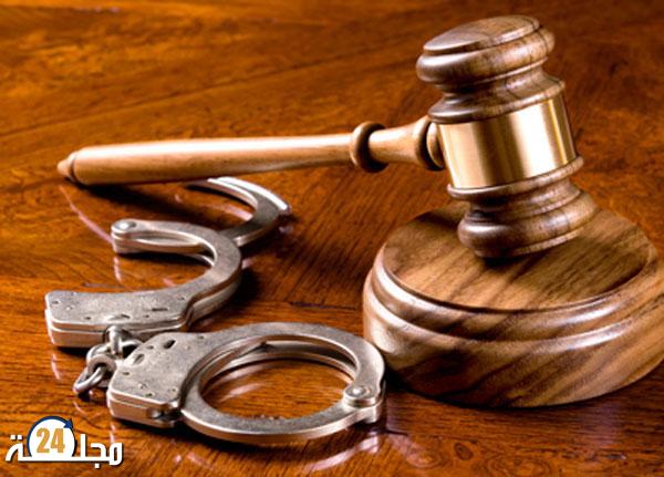 تتبع خطوات زوجته من مدينة مريرت و ضبطها رفقة عشيقها بمنزل بأزرو