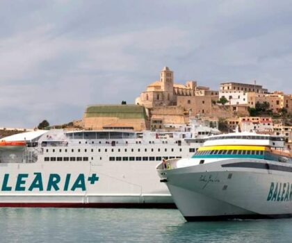 بسبب كورونا سلطات ميناء طنجة تمنع باخرة قادمة من إسبانيا من الرسو بالميناء