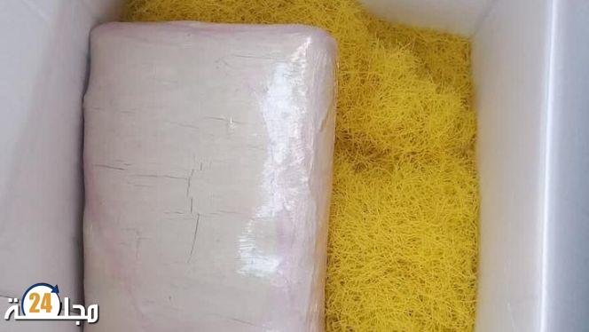 إحباط تهريب طنين من الحشيش داخل صناديق السفة بمعبر الكركرات