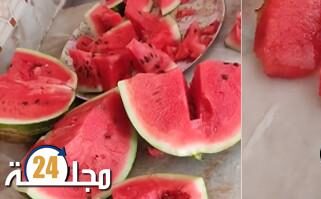 مغربي يعثر على ديدان وسط البطيخ
