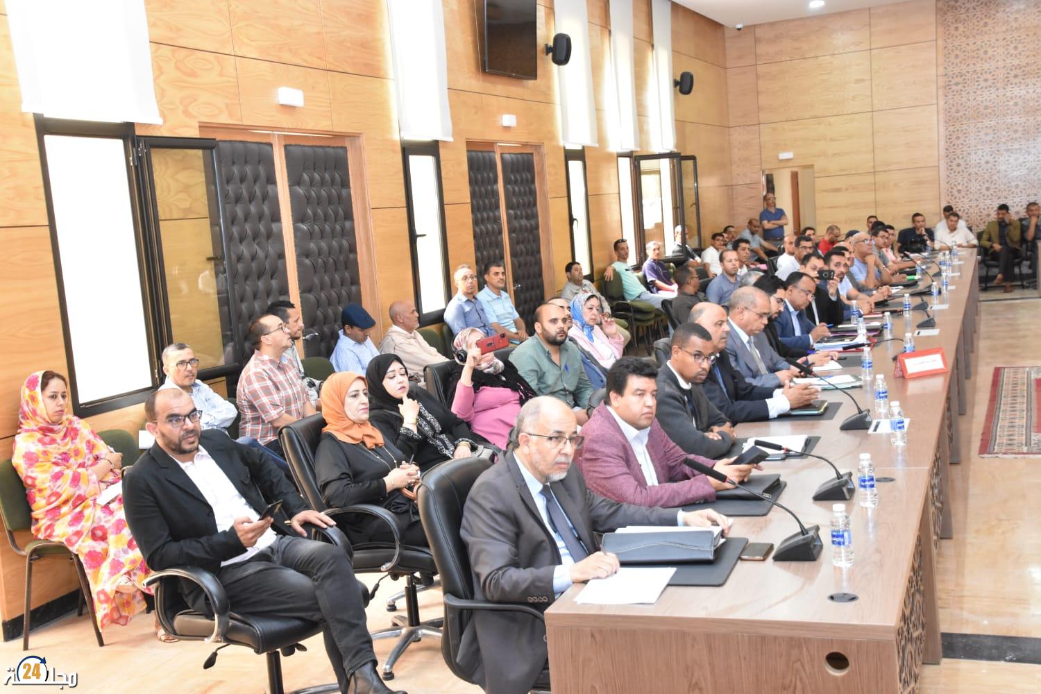 تيزنيت توقيع اتفاقيات شراكة لتنزيل برنامج “أوراش”