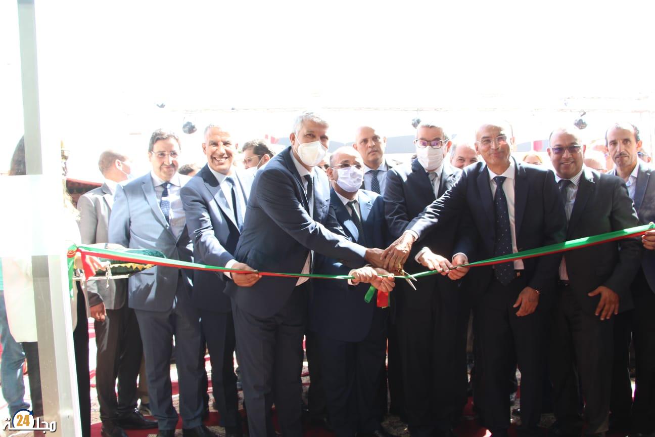 وزير الفلاحة والصيد البحري والتنمية القروية والمياه والغابات يشرف على تدشين وحدة تثمين التمور بتاسيلا