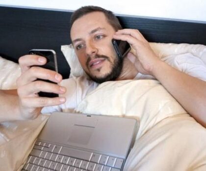 دراسة مهمة لمن يعاني « الفومو »