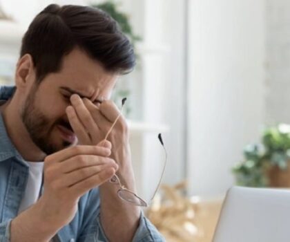 عادة خطيرة يمكن أن تؤدي إلى « العمى الدائم »!