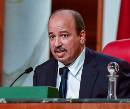 انتقادات كبيرة تلاحق ميارة بسبب دفاعه عن أخنوش وهجومه على المغاربة