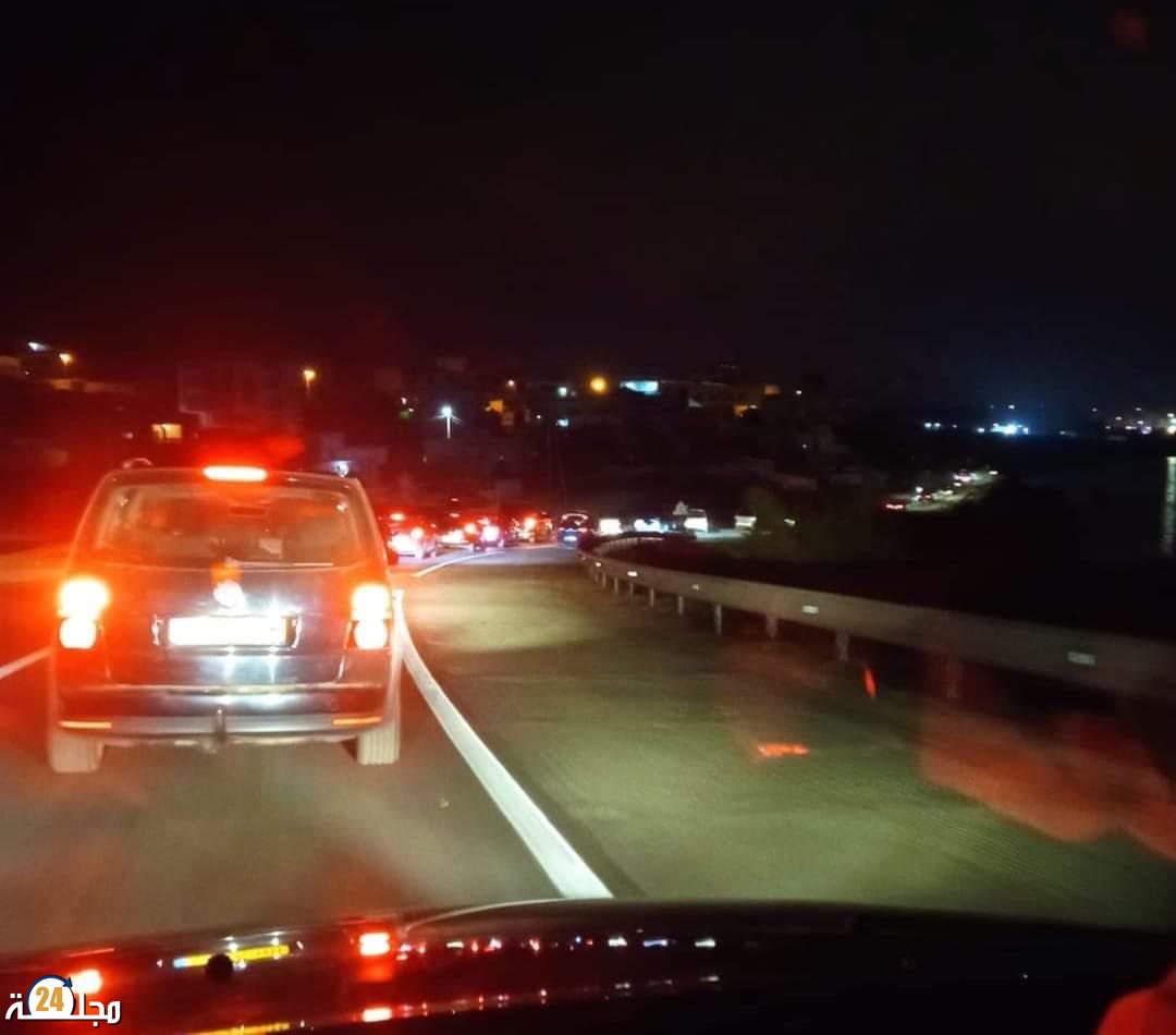 تطوان تغرق في فوضى الازدحام بالشريط الساحلي ودعوات لإيجاد مخطط تسهيل السير والجولان