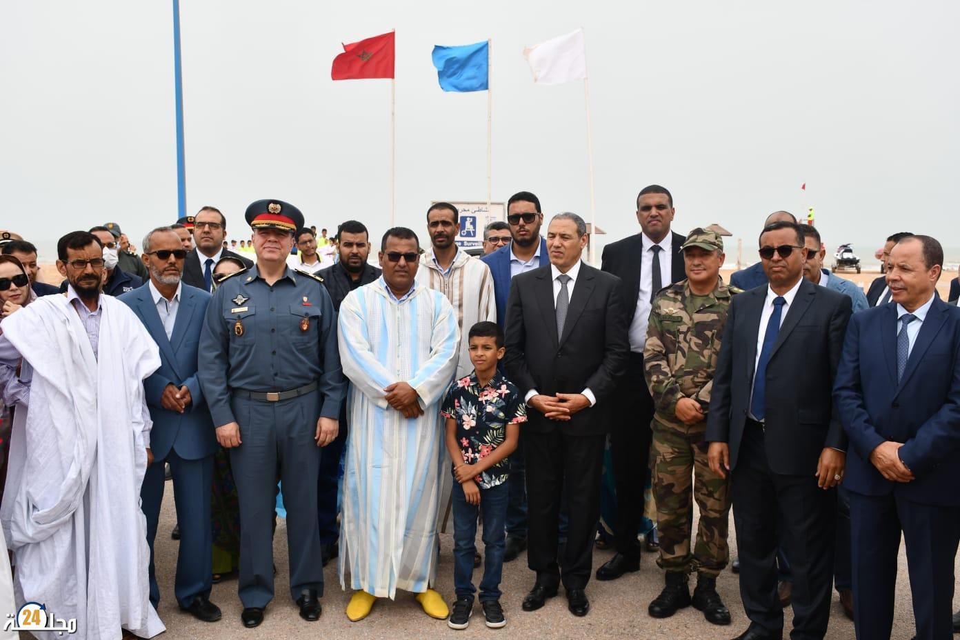 العيون….. للعام الخامس عشر تواليا اللواء الازرق يرفع بشاطئ فم الواد