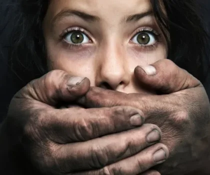 العيون… جديد اختطاف شابة عشرينية بحي الوفاق و ايقاف شخص يشتبه تورطه بالقضية