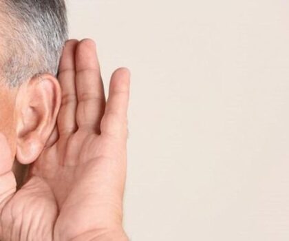 كيف يؤثر السمع على صحة الدماغ؟