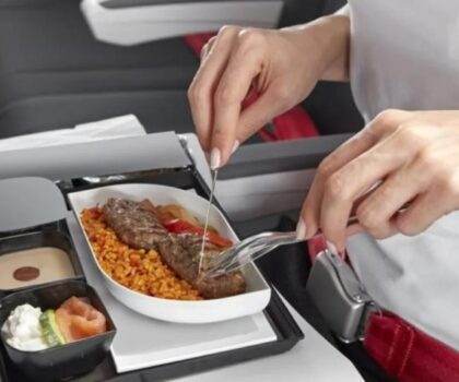 هذه هي أفضل الأطعمة أثناء الرحلات الجوية