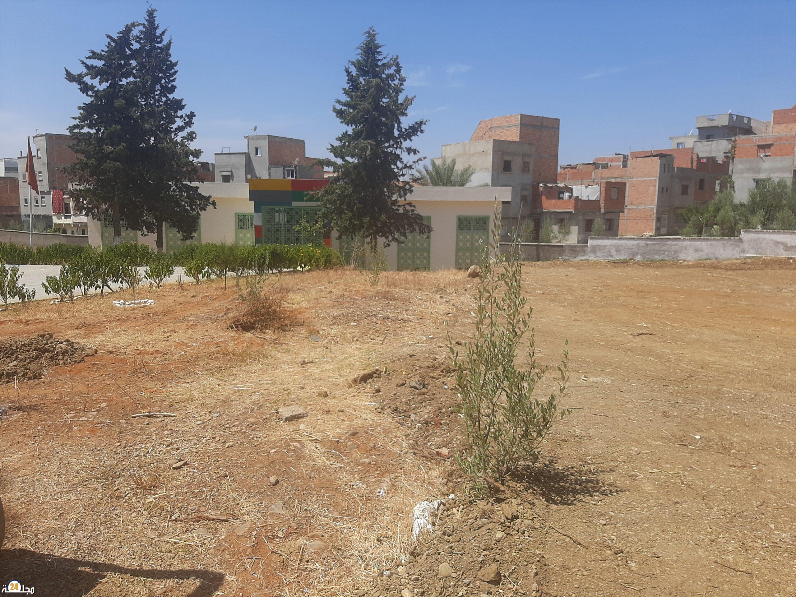 مؤسسة الفرصة الثانية للجيل الجديد بالقصر الكبير تعزز بنيتها التحتية بملعب رياضي .