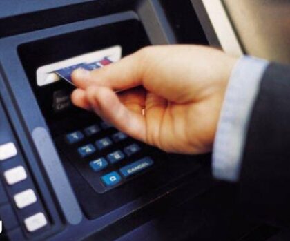 تفكيك عصابة متخصصة في قرصنة بطاقات بنكية بالبيضاء