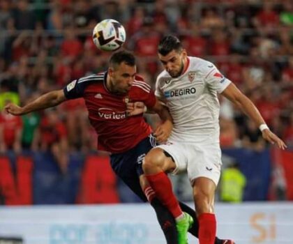 بداية الليغا الإسبانية تفرز سقوط اشبيلية و تعثر برشلونة مقابل استفاذة فياريال .