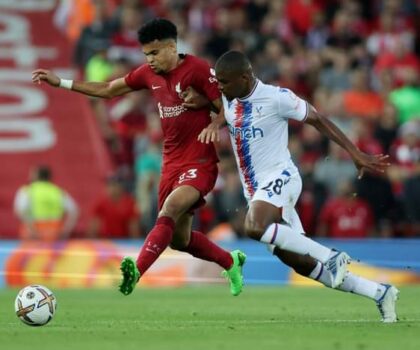 ليفربول الإنجليزي يتعثر للأسبوع الثاني تواليا في الدوري الإنجليزي الممتاز بتعادل أمام كريستال بالاس.