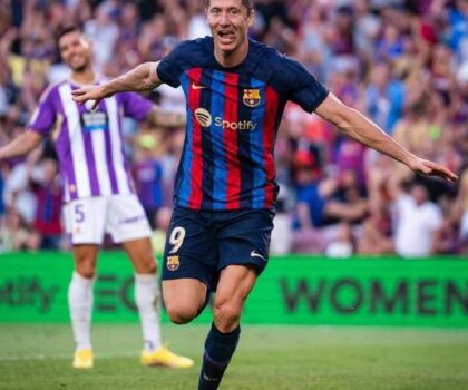 برشلونة و ريال مدريد يضربان بقوة أمام بلد الوليد و إسبانيول و ليفاندوفسكي و بنزيمة يقودان السباق .