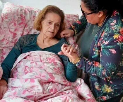 الفنانة الشعبية خديجة البيضاوية بين سندان المرض ومطرقة التهميش