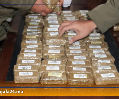 كمين محكم من طرف عناصر الدائرة التاسعة يطيح بسيارة محملة بالحشيش بحي الولاية بتطوان.