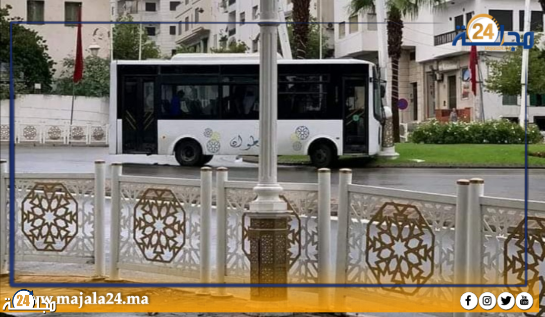 تطوان… اصطدام حافلة النقل العمومي فيتاليس بعمود كهربائي داخل مدارة ( إيسو )