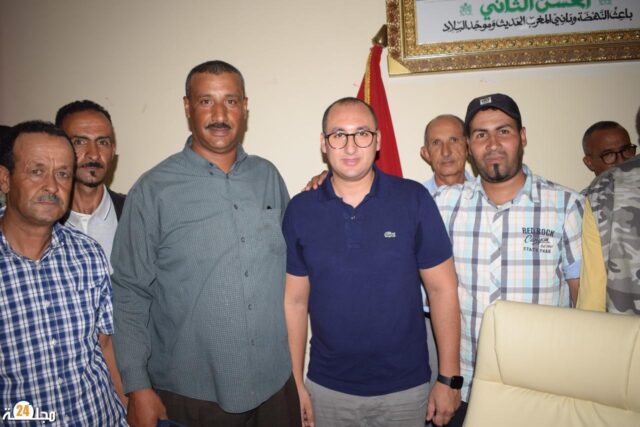 حفل تكريم قائد الخزازرة و النخيلة مر في أجواء كلها إشادة بحصيلة هذا الأخير الغنية في مجال التواصل و الأداء الإداري الجيد