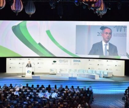 تطوير لقاحات كوفيد-19 على جدول أعمال قمة بقطر