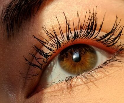 زرع قرنية اصطناعية لعشرين مريضا