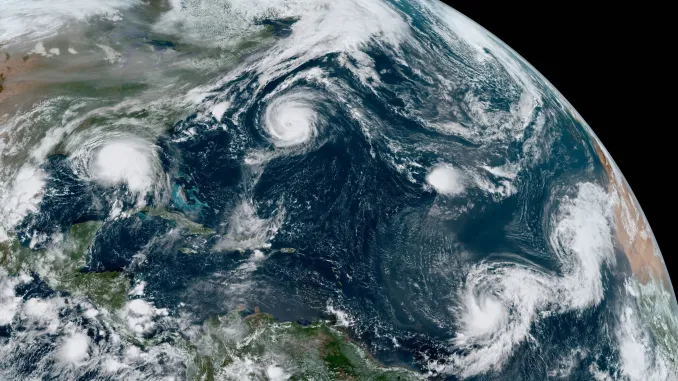 دراسة: ارتفاع درجة حرارة المحيطات مع بدء موسم الأعاصير في الأطلسي