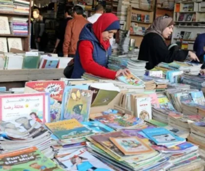 الحكومة تقدم دعما ماليا مباشرا لناشري الكتب مقابل الحفاظ على سعر الكتب المدرسية