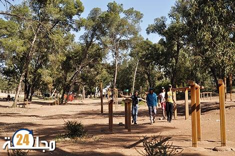 رغم حالتها المزرية إقبال كبير لساكنة سطات على الحدائق في غياب للمتنفسات و المنتزهات العمومية