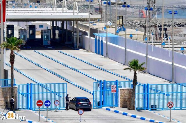 معبر باب سبتة..توقيف فتاتين تحملان الجنسية الألمانية وبحوزتهما 42 كلغ من الشيرا