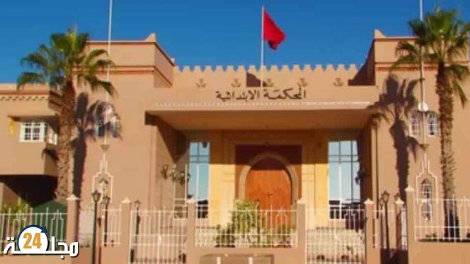 ابتدائية تيزنيت تدين نادلة مقهى بسبب “الكريساج”