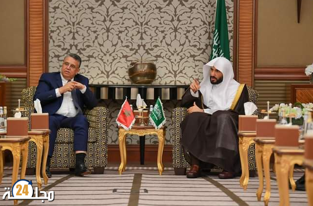 عبداللطيف وهبي يحل بمدينة جدة ويلتقي بنظيره السعودي .