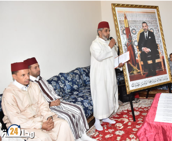 مساعدات مادية لايتام وارامل القيمين الدينيين