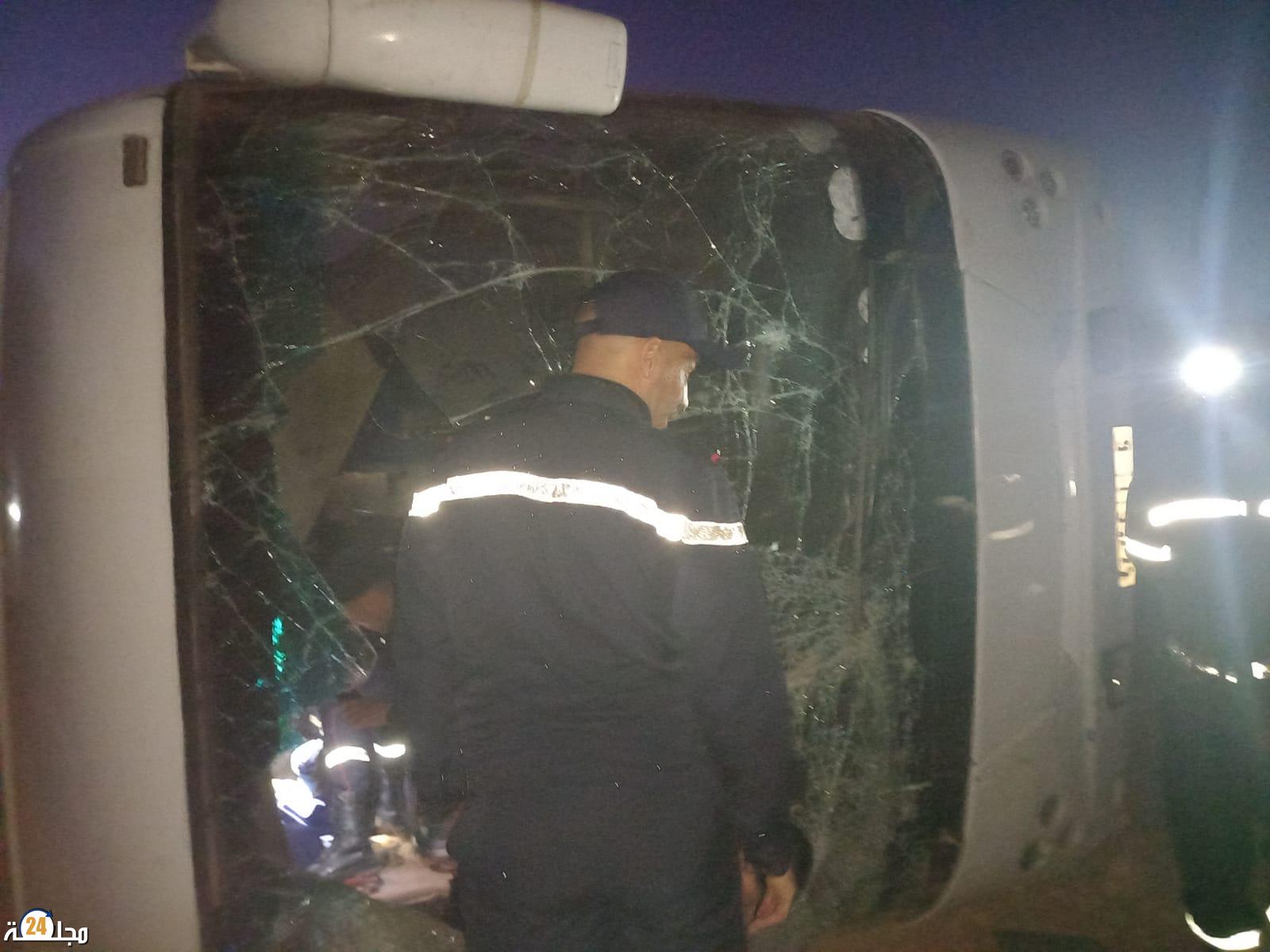 مصرع امرأة واصابة أزيد من عشرين اخرين في انقلاب حافلة بالطريق الرابطة بين مراكش واكادير