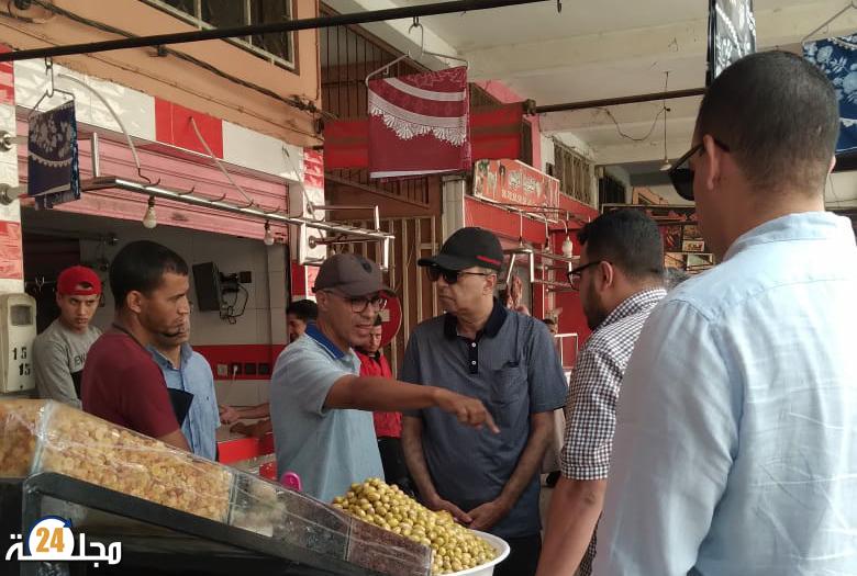 “خـلُوق” شخصيـاً يقُود حملة لتحرير الملك العام بشوارع بيوكري