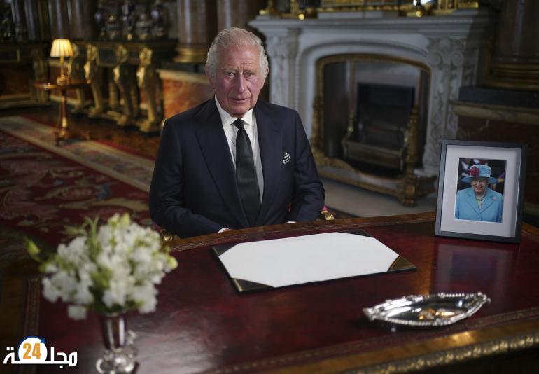 الملك تشارلز يقول إنه يشعر بثقل المسؤولية التاريخية