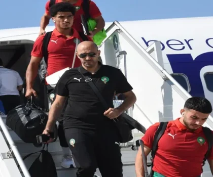 الأسود يحطون الرحال بإسبانيا بهذه التشكيلة