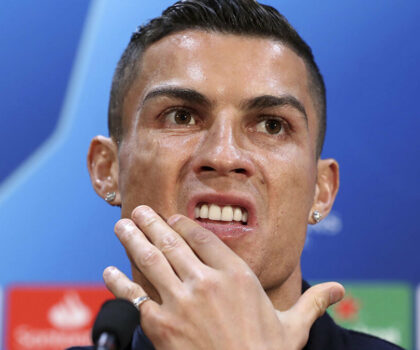 سوسييداد ينقذ رونالدو من “دكة بدلاء” يونايتد