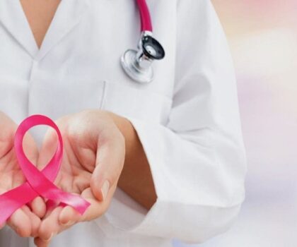وزارة الصحة تطلق حملة تحسيسية للكشف  المبكر  عن سرطان الثدي وعنق الرحم