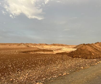 مقلع عشوائي يحول حياة ساكنة جماعة بني تسريس ضواحي سيدي بنور الى الجحيم