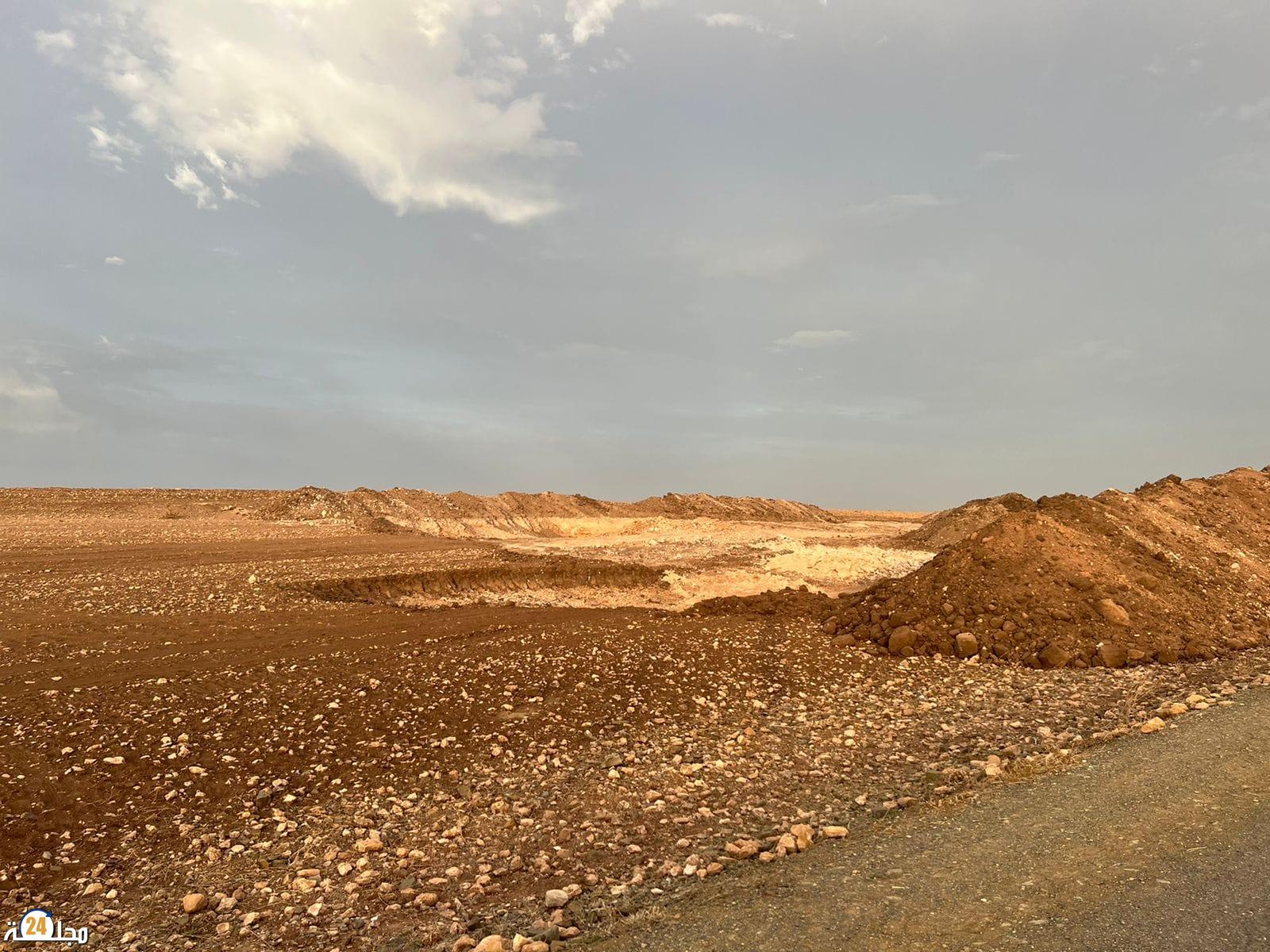 مقلع عشوائي يحول حياة ساكنة جماعة بني تسريس ضواحي سيدي بنور الى الجحيم