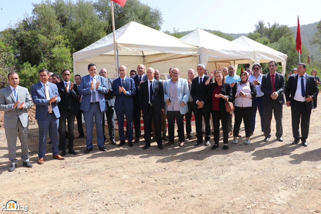الوالي امهيدية يشرف على انطلاقة عدد من المشاريع التنموية بوزان رفقة عدد من الشخصيات المسؤولة
