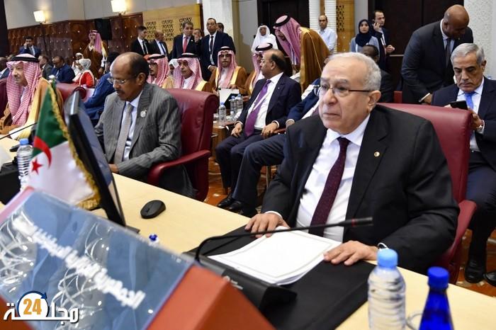 جمعية الإعلام والناشرين تستنكر إرغام الوفد الإعلامي المغربي على مغادرة الجزائر