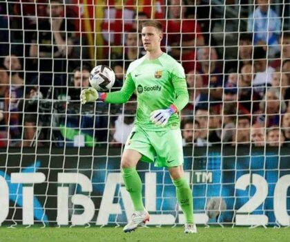 الألماني تير شتيغن يترك فريقه برشلونة على رأس مجموعة الليغا سانطندير للأسبوع الثامن بفوزه أمام صيلطا