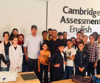 ” الصحراء تتألق في تدريس الإنجليزية بطرق فريدة من نوعها بالمغرب “