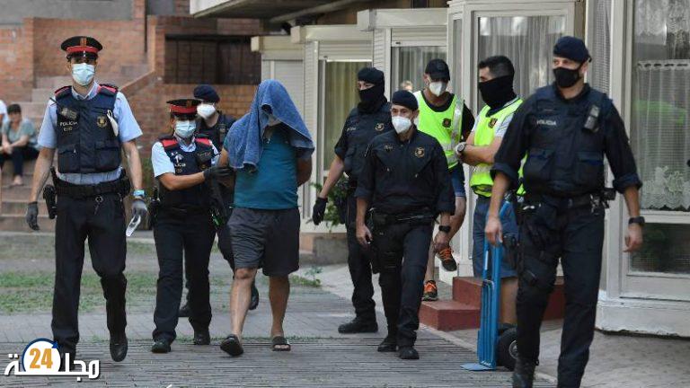 اسبانيا… اعتقال جزائريين متورطين في تنظيم عمليات الهجرة السرية