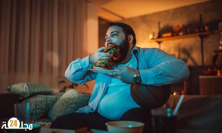 هذا ما يحدث لصحتك إذا تناولت الأكل في وقت متأخر