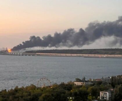 إنفجار يهز جسر “كيرتش” الرابط بين شبه جزيرة القرم وروسيا