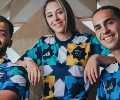 فضيحة الزليج المغربي على قمصان المنتخب الجزائري..أديداس تأسف وتعتذر للمغرب