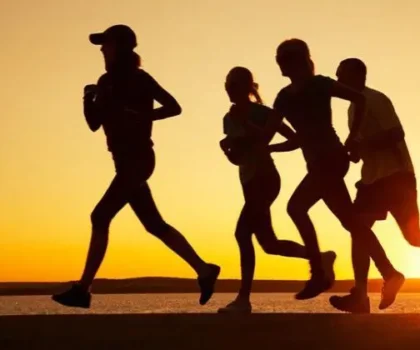 الجري 30 دقيقة يوميا.. 6 فوائد قد تغير حياتك