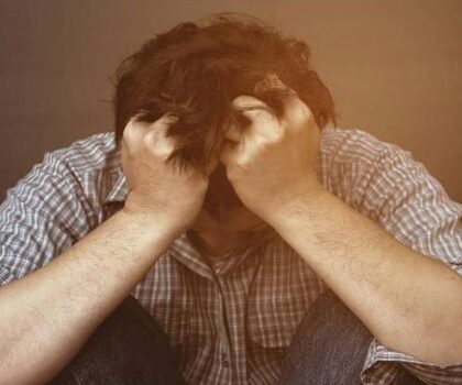 علامات بسيطة غالبا ما نتجاهلها قد تشير إلى سوء الصحة العقلية